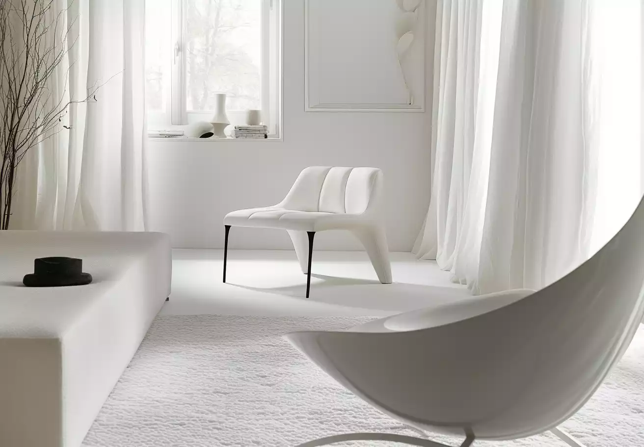 Serelith Stellar lounge chair in the ambience 04